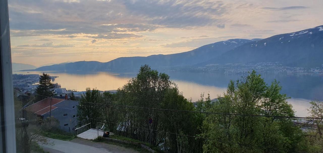 Tromsoapartment Silent Area With Nice View I Have Warm Caravan For Rent Same Place, 4 People Exteriér fotografie