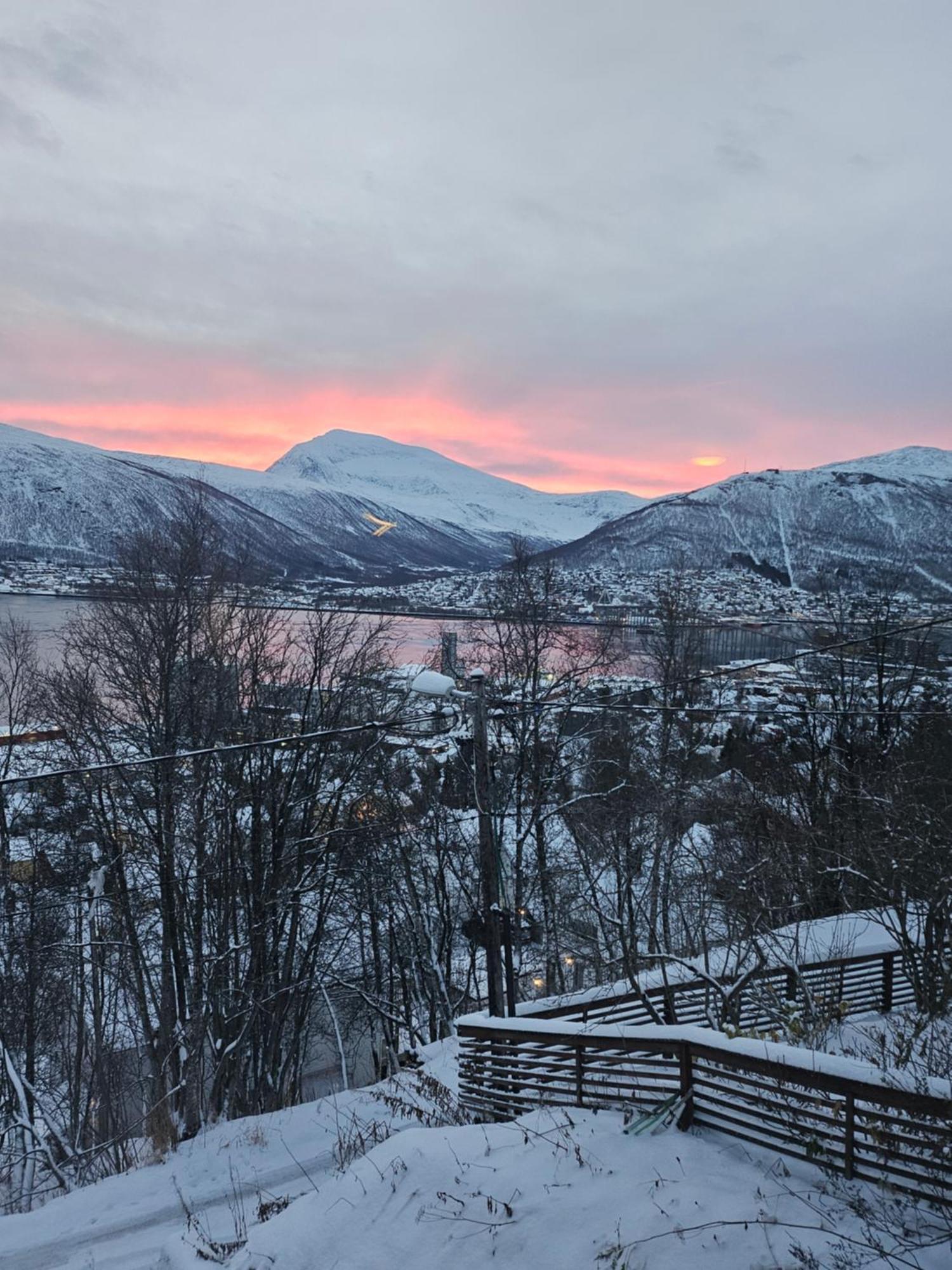 Tromsoapartment Silent Area With Nice View I Have Warm Caravan For Rent Same Place, 4 People Exteriér fotografie
